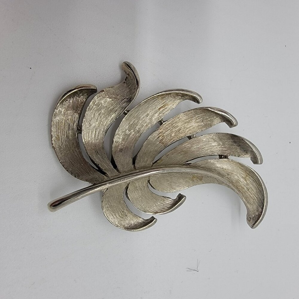 Vintage Signed JJ Leaf Pin Brooch Autumn Fall